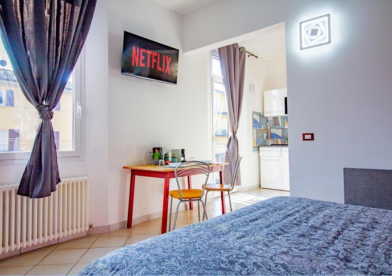 Athena Rooms - Parcheggio Privato Bologna Exterior photo